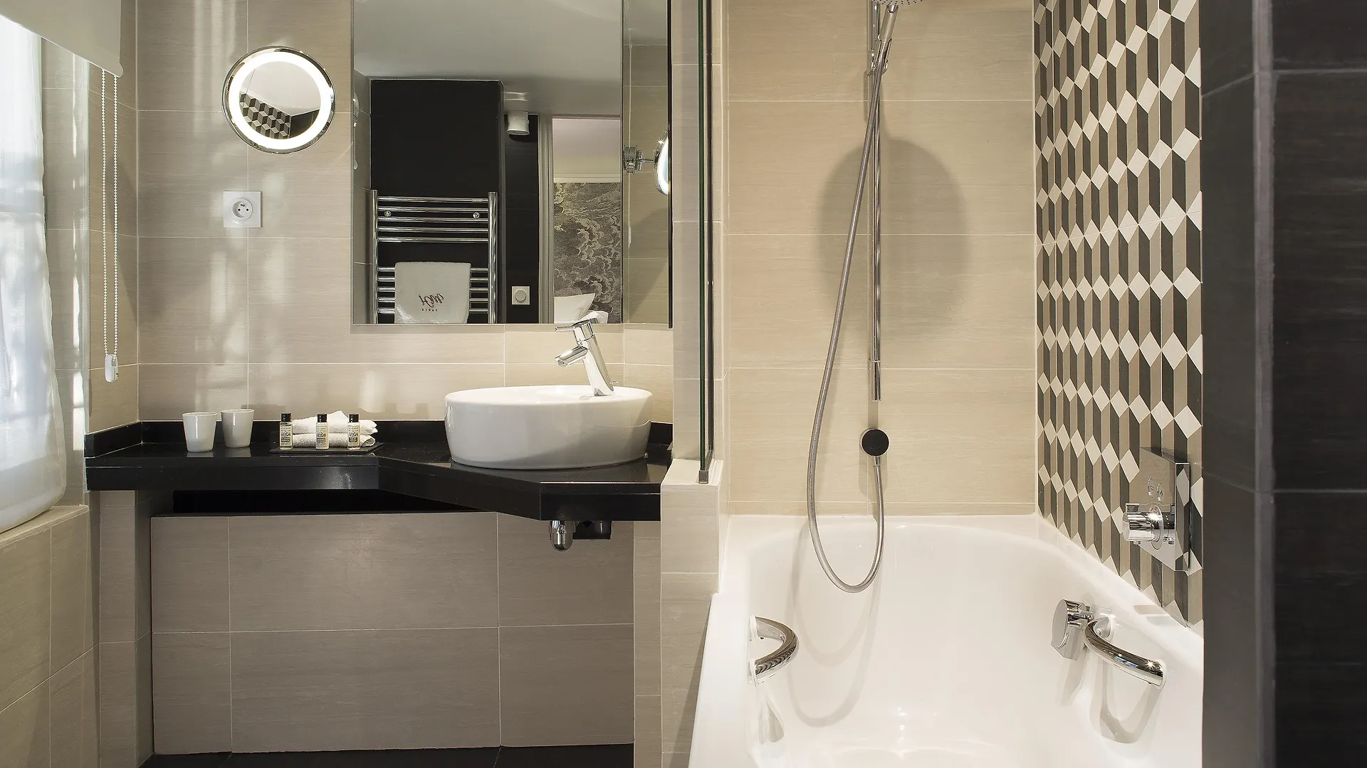 פריז Hotel Bourgogne & Montana