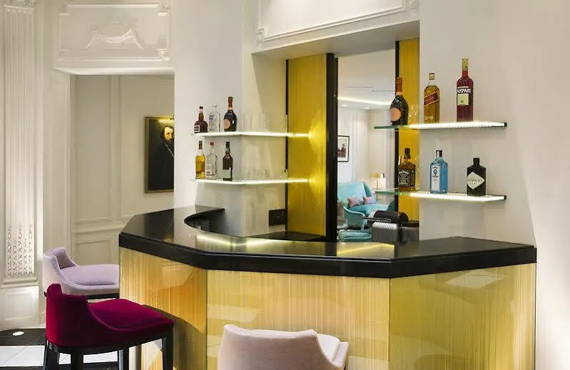 פריז Hotel Bourgogne & Montana צרפת