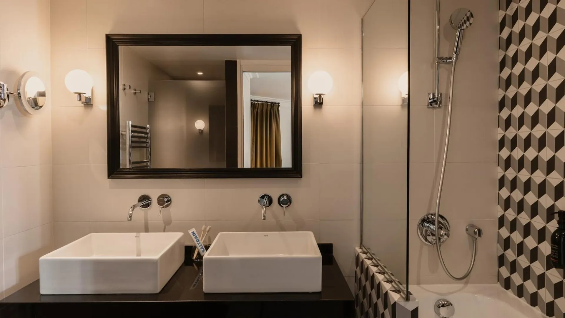 Hotel Bourgogne & Montana Paris